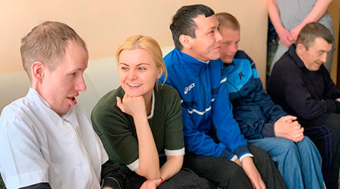 Диана Тевосова, вместе с Владыко Иринеем, Епископом Орским и Гайским посетили дом престарелых