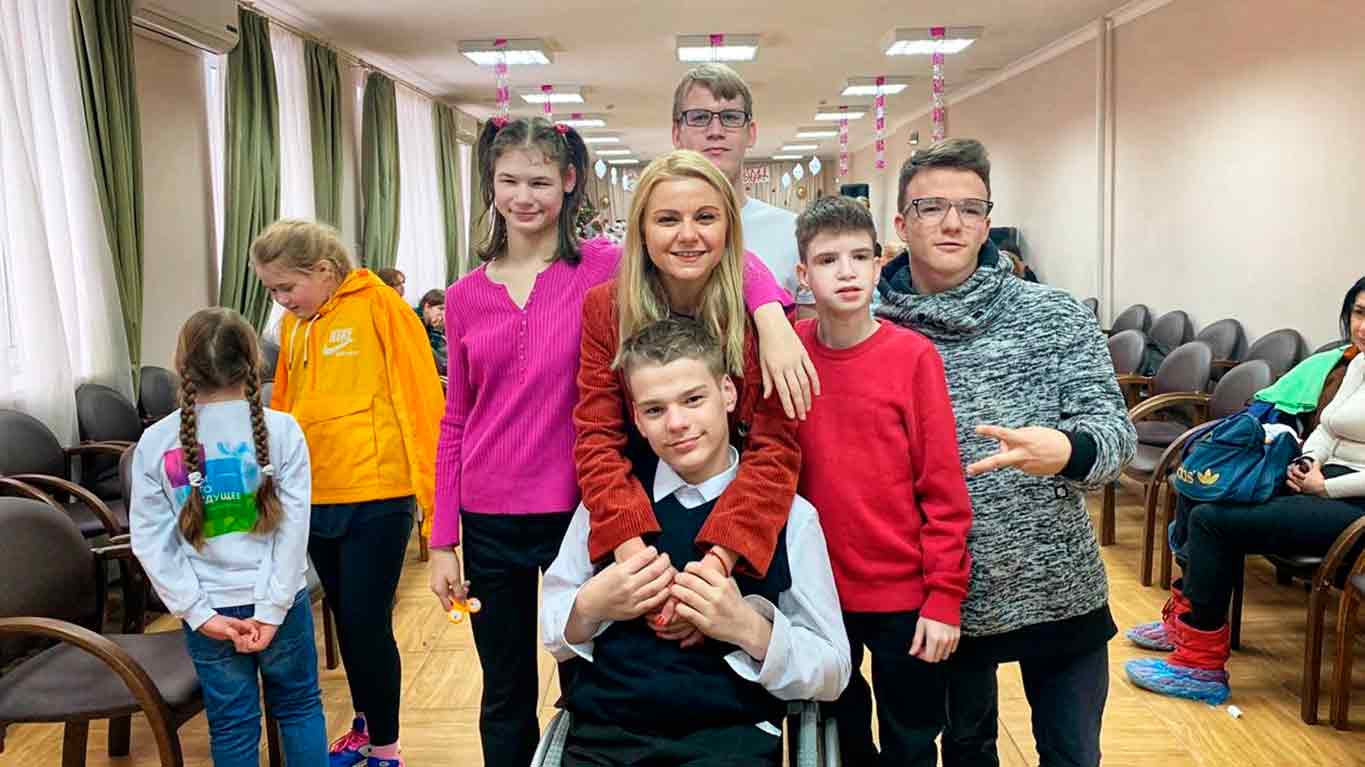 Поздравление детей из Центра содействия семейному воспитанию «Наш Дом» с наступающим Новым годом.