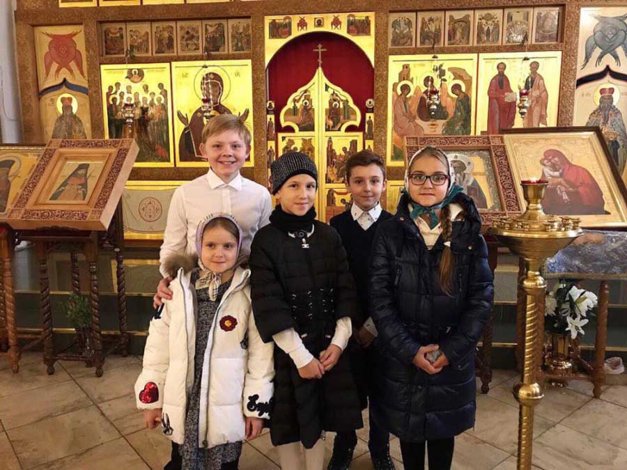 НАШИ ВОСПИТАННИКИ НА ПРАЗДНИЧНОЙ СЛУЖБЕ, ПОСВЯЩЁННОЙ ПОКРОВУ ПРЕСВЯТОЙ БОГОРОДИЦЫ