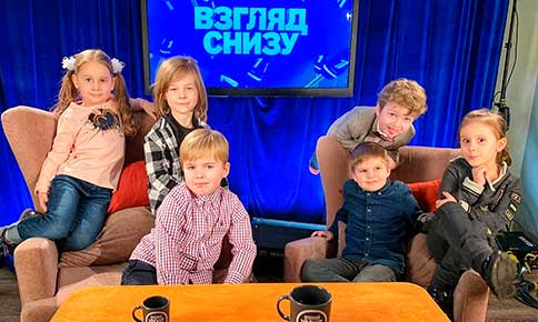 Новый выпуск  "Взгляд Снизу" телепередачи "Вечерний Ургант"  (29.03.2019)
