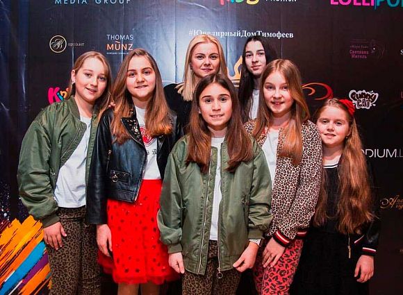Имена Продакшн: На церемонии премии "SMG Awards kids 2019" воспитанницы "Имена Продакшн" выиграли премии как "Лучшая певица года" и "Лучшая ведущая года". 